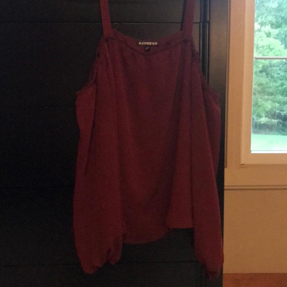 Maroon express top